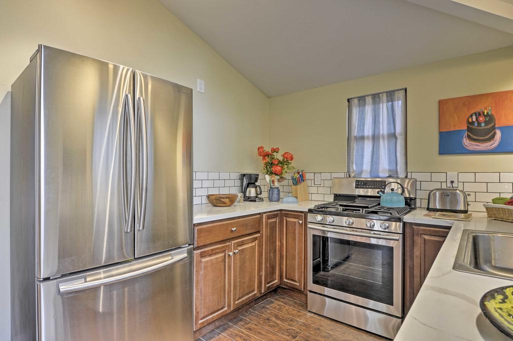 'The Lillie Pad' - Santa Barbara Area Home With Patio - thumb 3