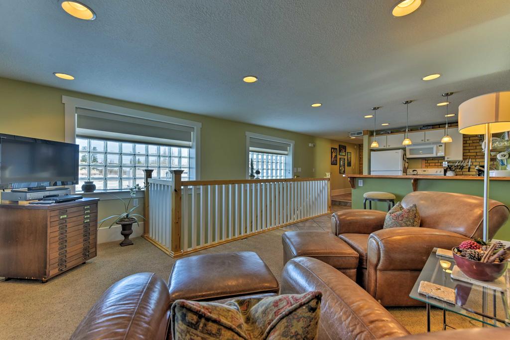 'The Loft On Center' Downtown Logan Apt. W/ Deck! - thumb 2
