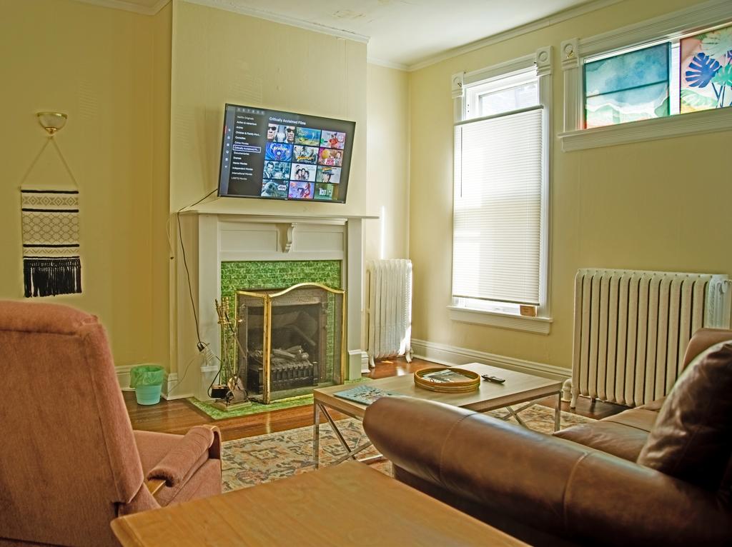 'The Office' Show Themed   Upscale Area   Center Of Omaha   Gorgeous Hardwood Floors! - thumb 1