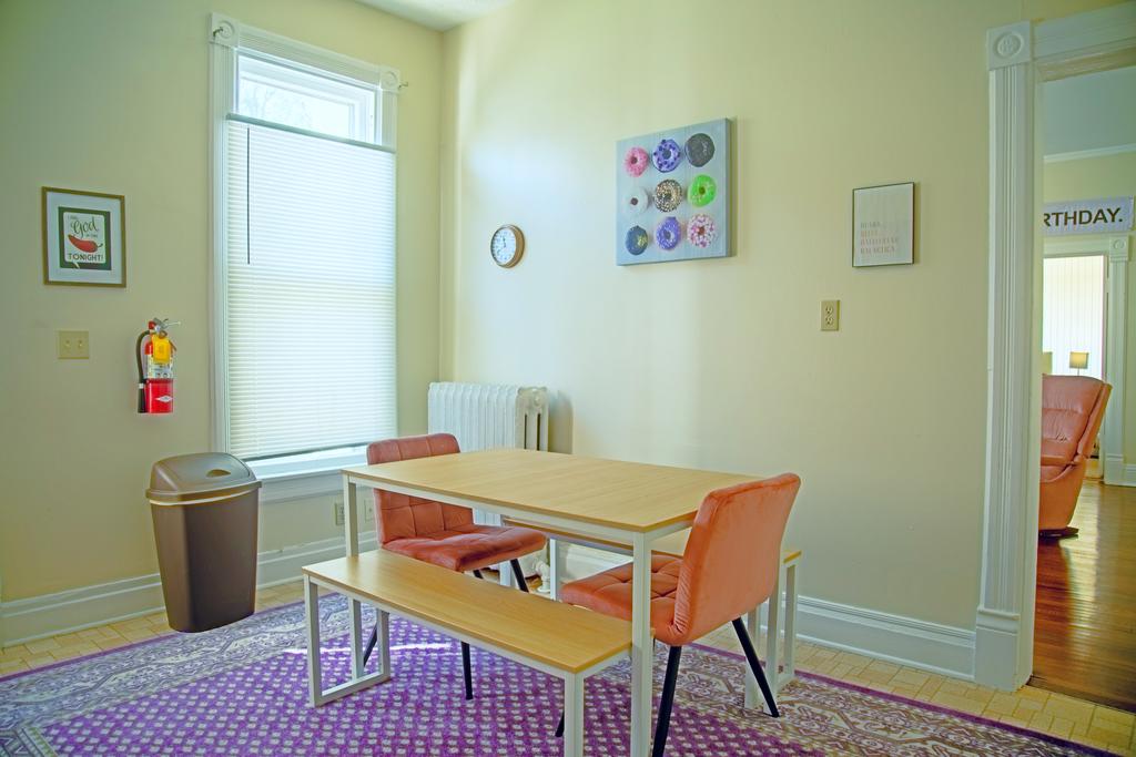 'The Office' Show Themed   Upscale Area   Center Of Omaha   Gorgeous Hardwood Floors! - thumb 2