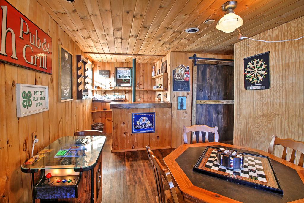'Treehouse' Rustic Madison Cabin With Game Room, Deck - thumb 1