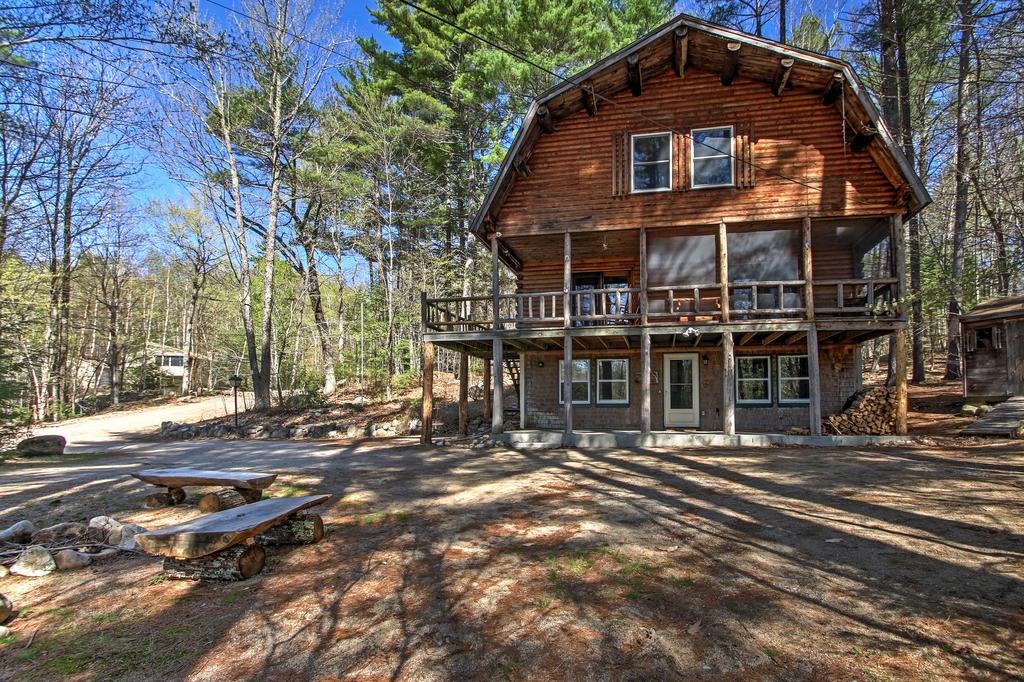 'Treehouse' Rustic Madison Cabin With Game Room, Deck - thumb 0