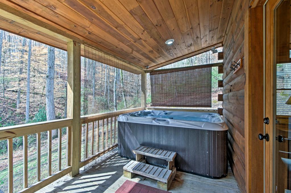 'Trot Inn' Bryson City Cabin With Hot Tub & Fire Pit! - thumb 1