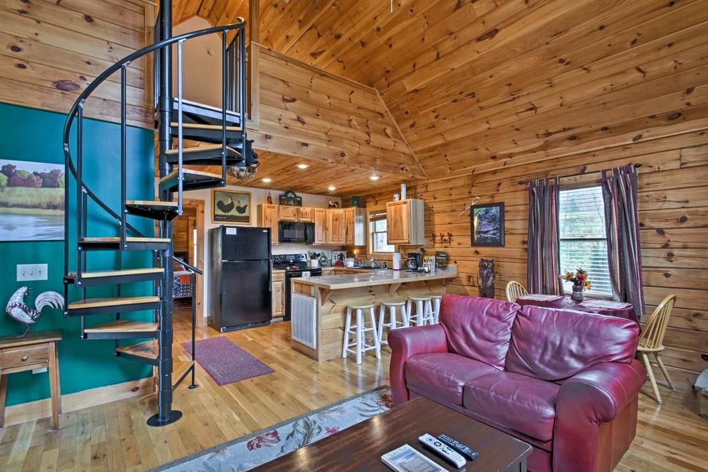 'Trot Inn' Bryson City Cabin With Hot Tub & Fire Pit! - thumb 3