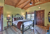 'Tuscan Cottage' Rustic Pittsburg Studio on Winery Tourism Bookings