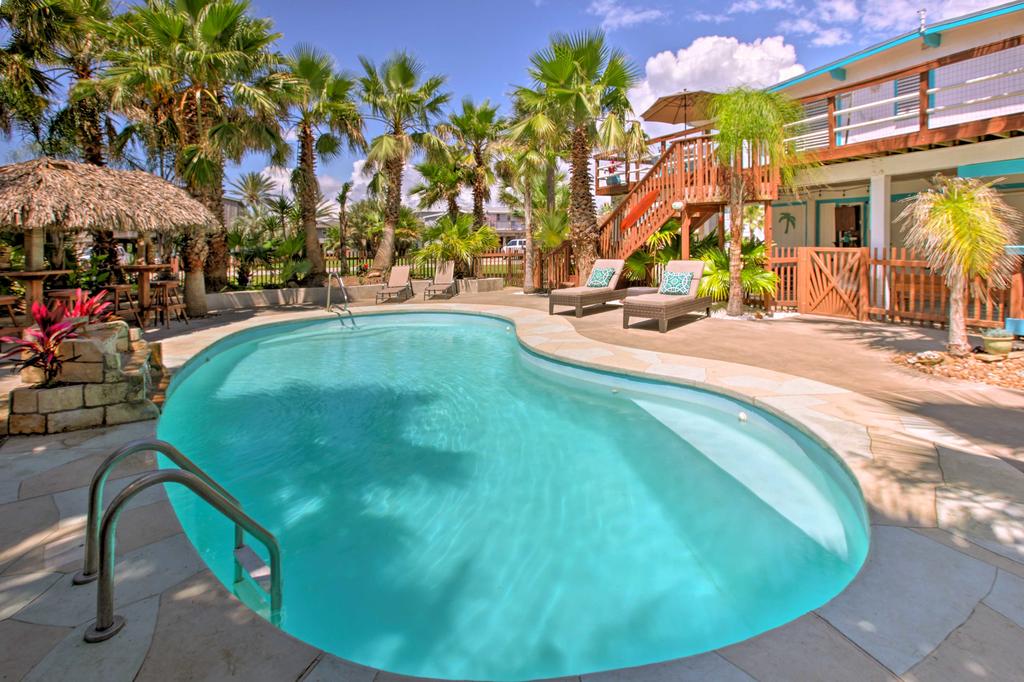 'Under The Palms'- Galveston Home With Private Pool! - thumb 2
