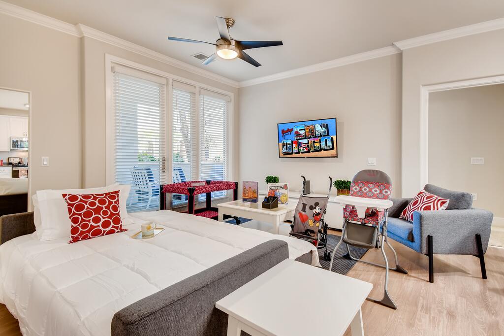 (70% Off) - San Diego Top Location Work Or Fun 2BR/2.5 Bath - Pool, Gym, & Free Parking (FV10) - thumb 3