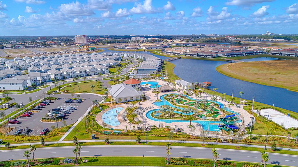 (AA307) Storey Lake Condo 2/2, Free Waterpark - thumb 1