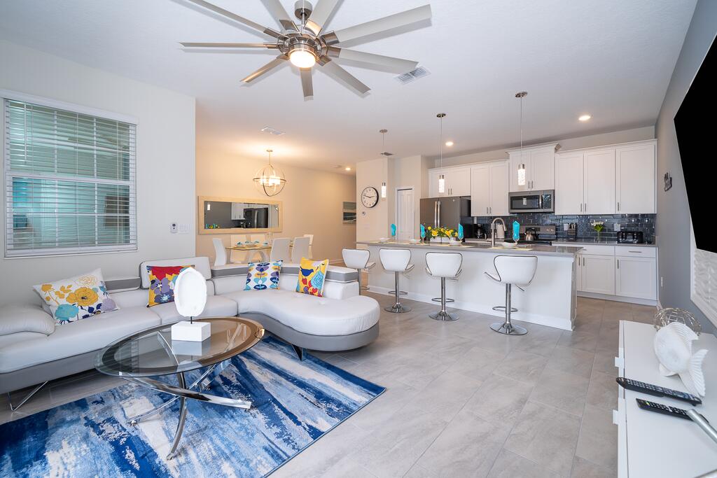 (CG5011) Storey Lake Home 4/3 Private Pool & Free Waterpark - thumb 1