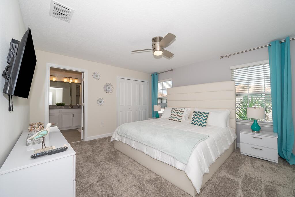 (CG5011) Storey Lake Home 4/3 Private Pool & Free Waterpark - thumb 3