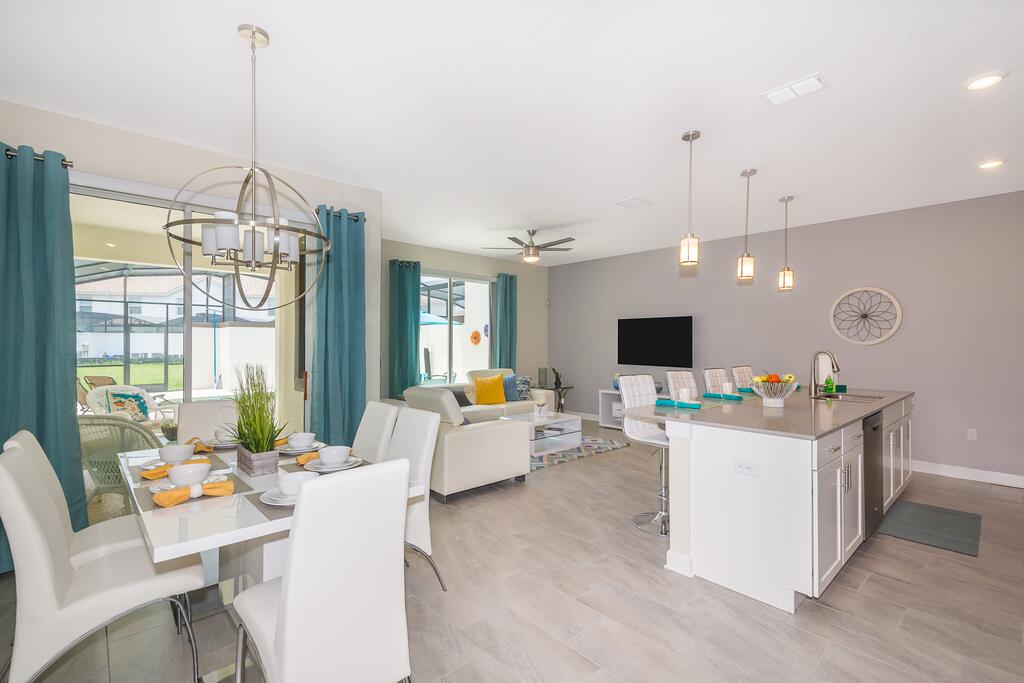 (CG8928) Champions Gate Home 4/3 Private Pool & Free Waterpark - thumb 0