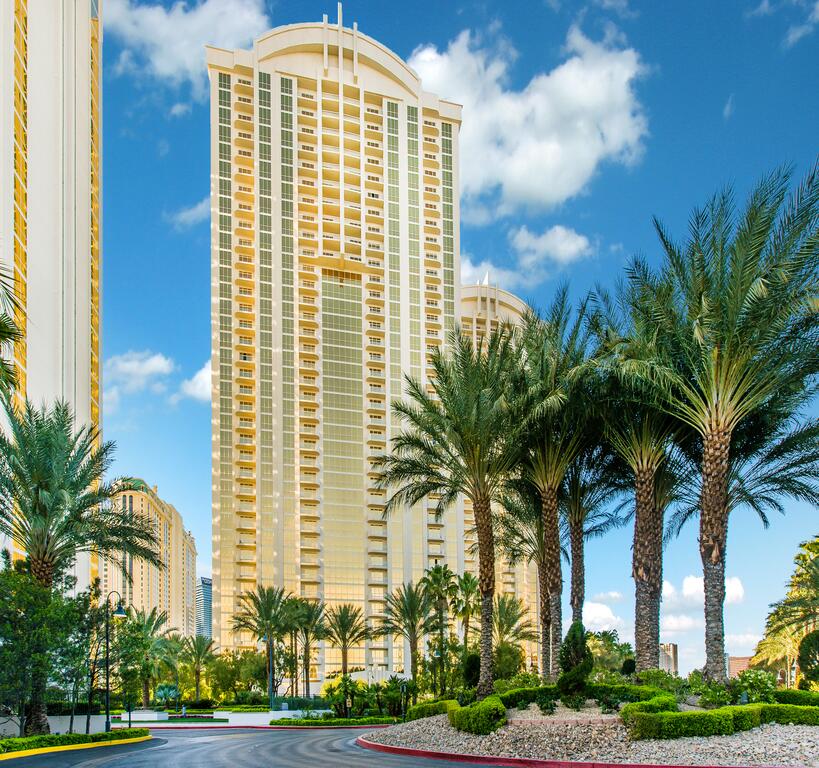 * NO RESORT FEES * STRIP VIEW * MGM STUDIO-2307 - thumb 0