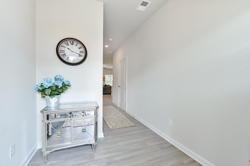 *New 2020 Townhome 15 Mins From ATL Airport* - thumb 1