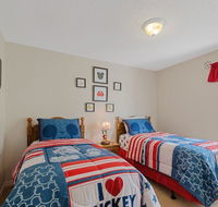 New Sun LivingPrivate Pool Disney  Games Room - Students Accommodation