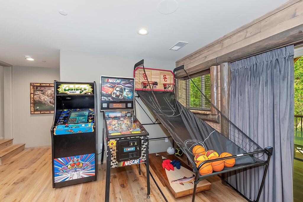 009 Eagle Creek Lodge Cabin - thumb 2