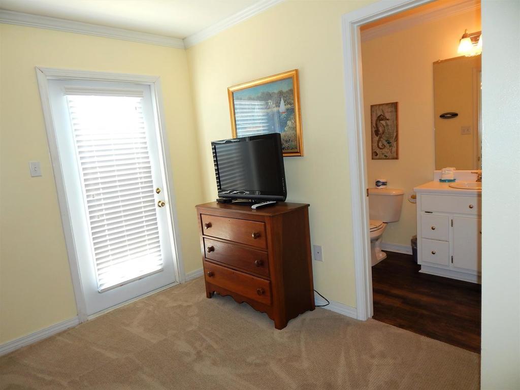 020 Crew Rest - thumb 1