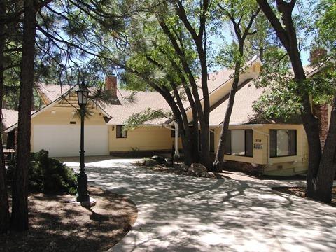 021 Big & Beautiful Home - thumb 2