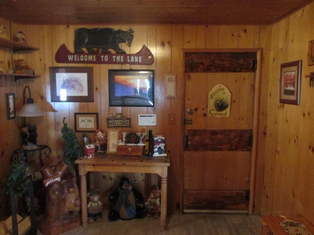 037 Vintage Lakefront Cabin Cabin - thumb 2