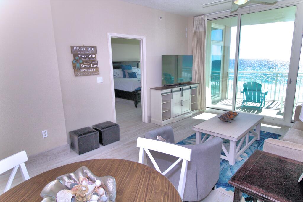 0406 1B/2 Bath With Bonus Room. Renovated April 2018! - thumb 3