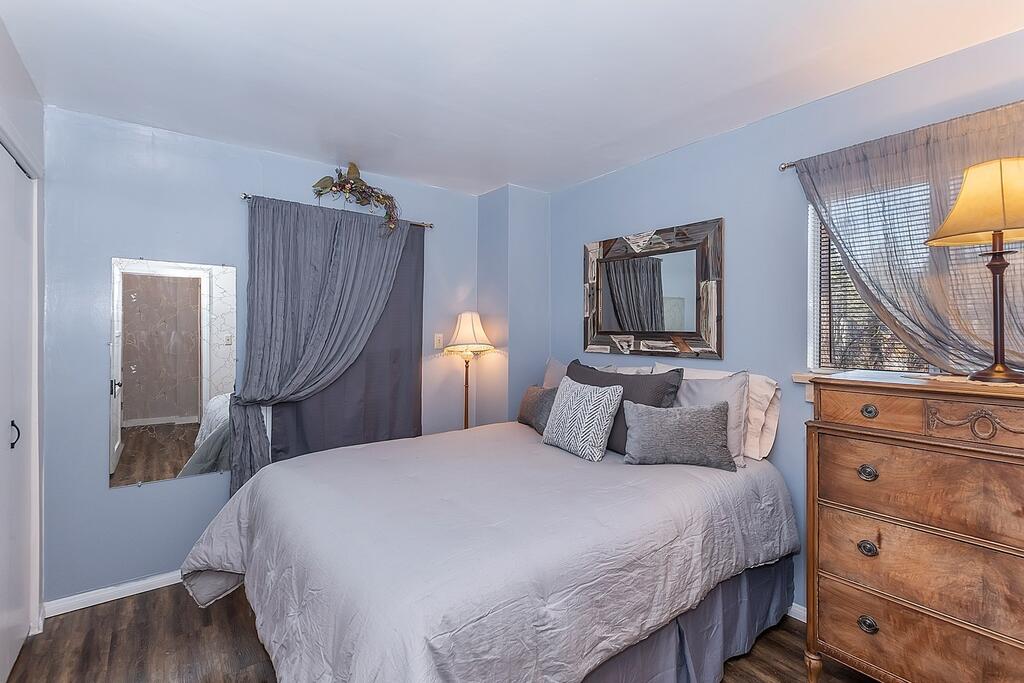 084 Quit-Chr-Worries Home - thumb 1