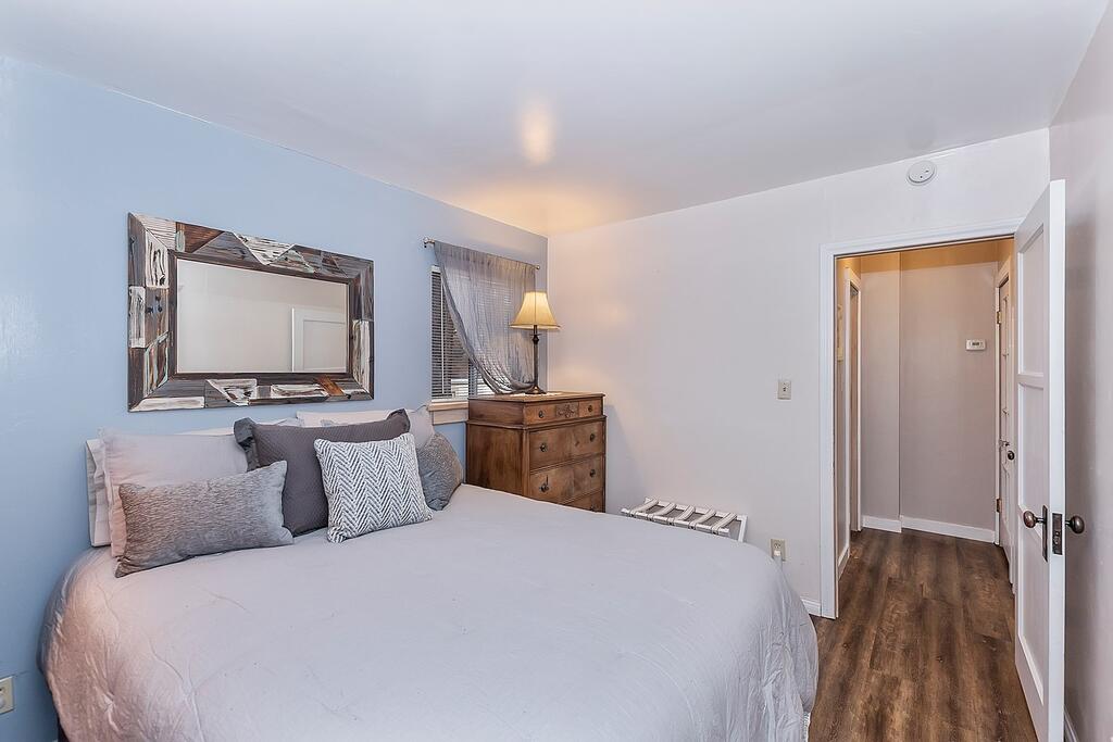 084 Quit-Chr-Worries Home - thumb 2