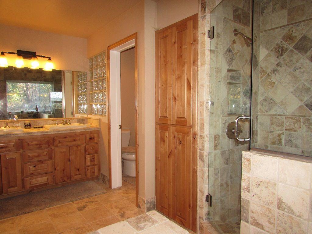 088 Rockspray Chalet Cabin - thumb 1