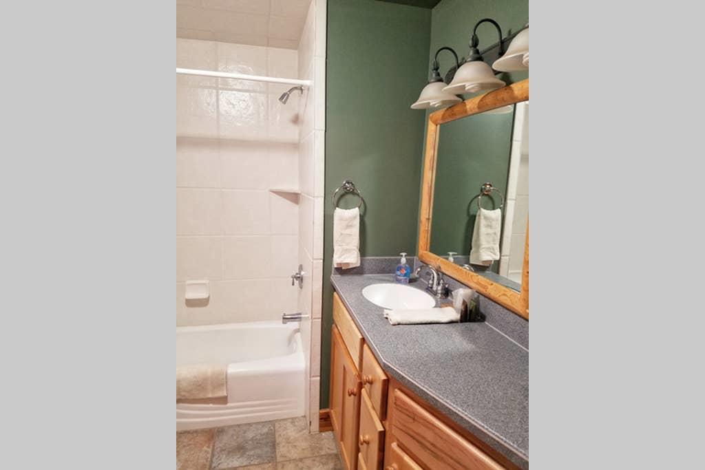 1 BDR Apartment Under The Pink Cliffs - thumb 2