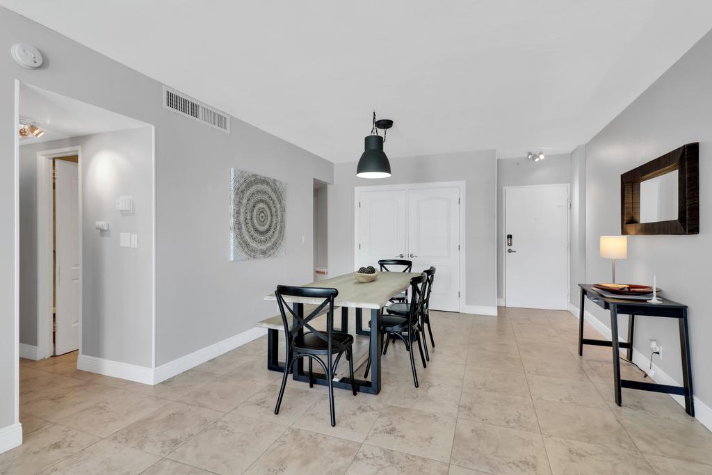 1 Bedroom Apartment On The Beach - thumb 3