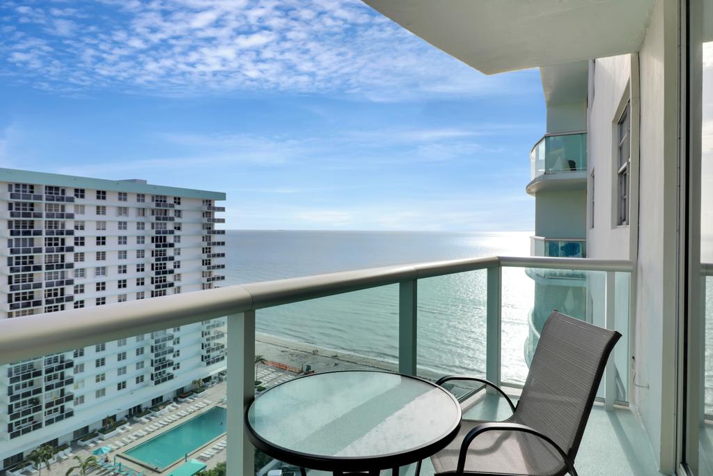 1 Bedroom Apartment On The Beach - thumb 0