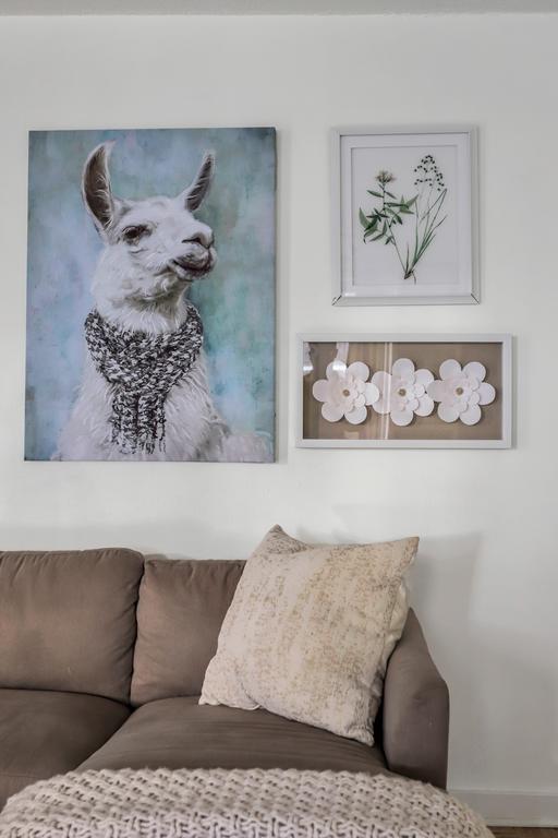 1 Bedroom Downtown Condo Amazing Location*Self Check-in**(Top Pick) - thumb 3