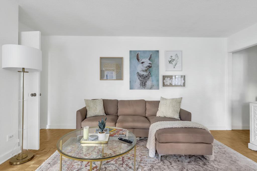 1 Bedroom Downtown Condo Amazing Location*Self Check-in**(Top Pick) - thumb 1