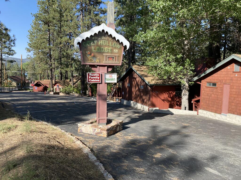 1 Bedroom Lodge At Cozy Hollow- Sleeps 4 At Cozy Hollow 2 - thumb 1