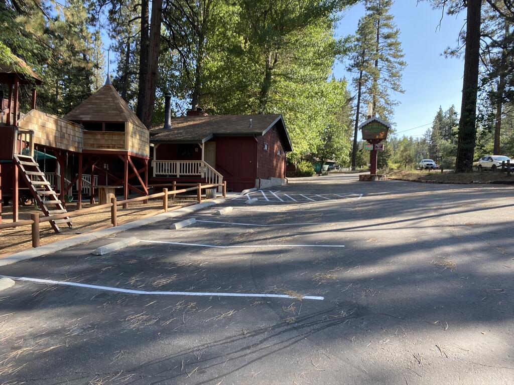 1 Bedroom Lodge At Cozy Hollow- Sleeps 4 At Cozy Hollow 2 - thumb 2