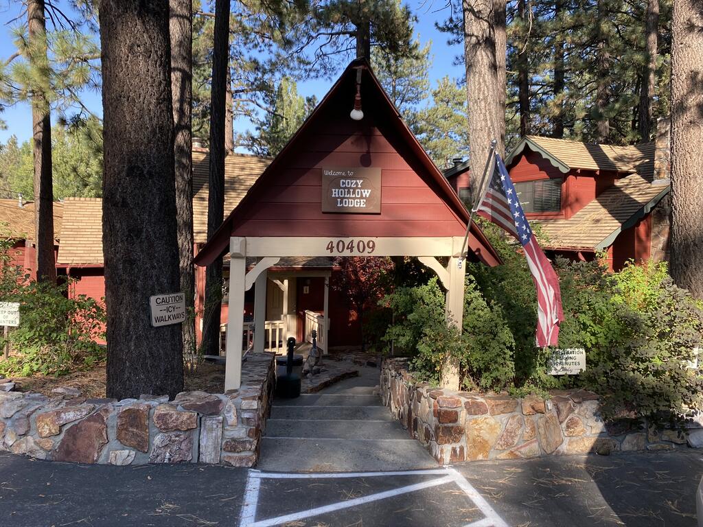 1 Bedroom Lodge At Cozy Hollow- Sleeps 4 At Cozy Hollow 2 - thumb 0