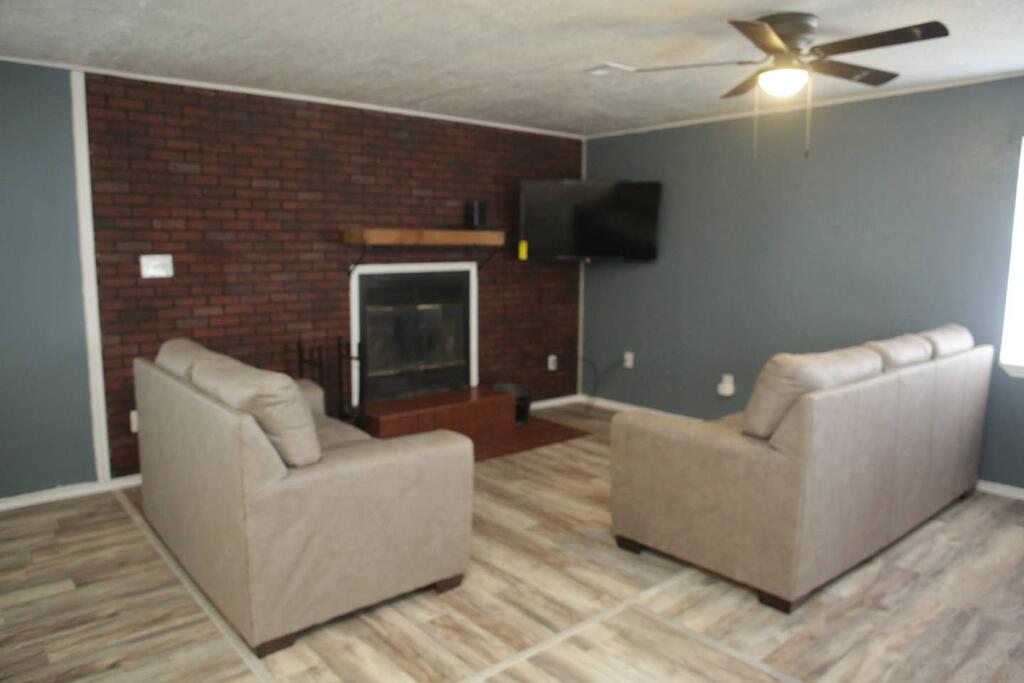 1 Bedroom With A Fireplace Close To Base - thumb 2