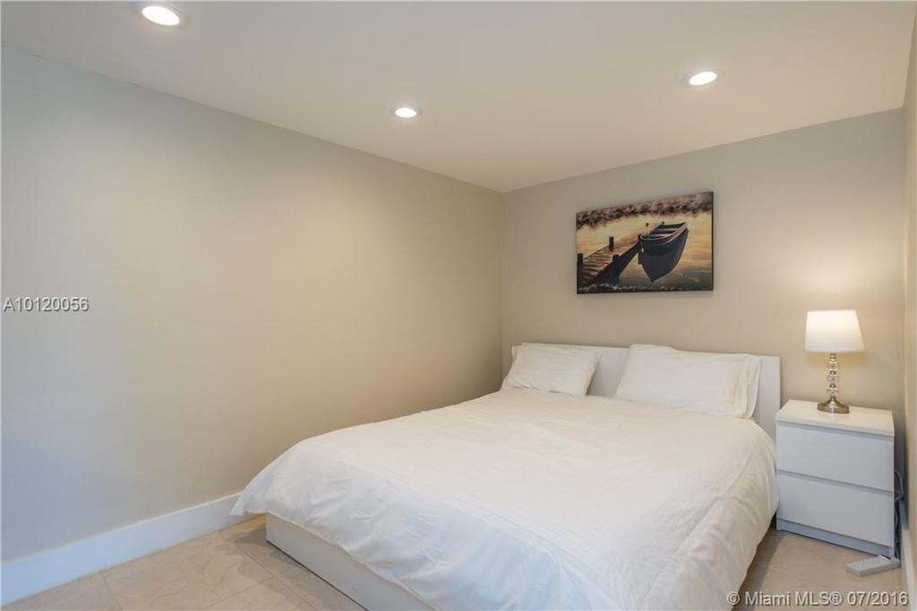 1 Bedroom, 6 People - Walk From The Beach, Shopping Mall And Restaurants - thumb 2