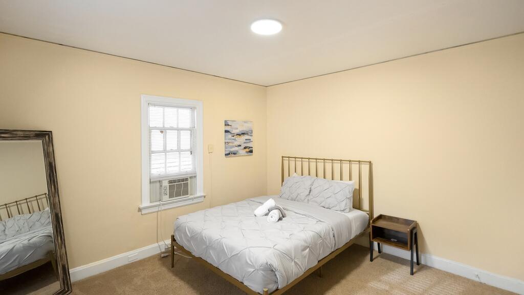 1 Bedroom, Park Drive - thumb 2
