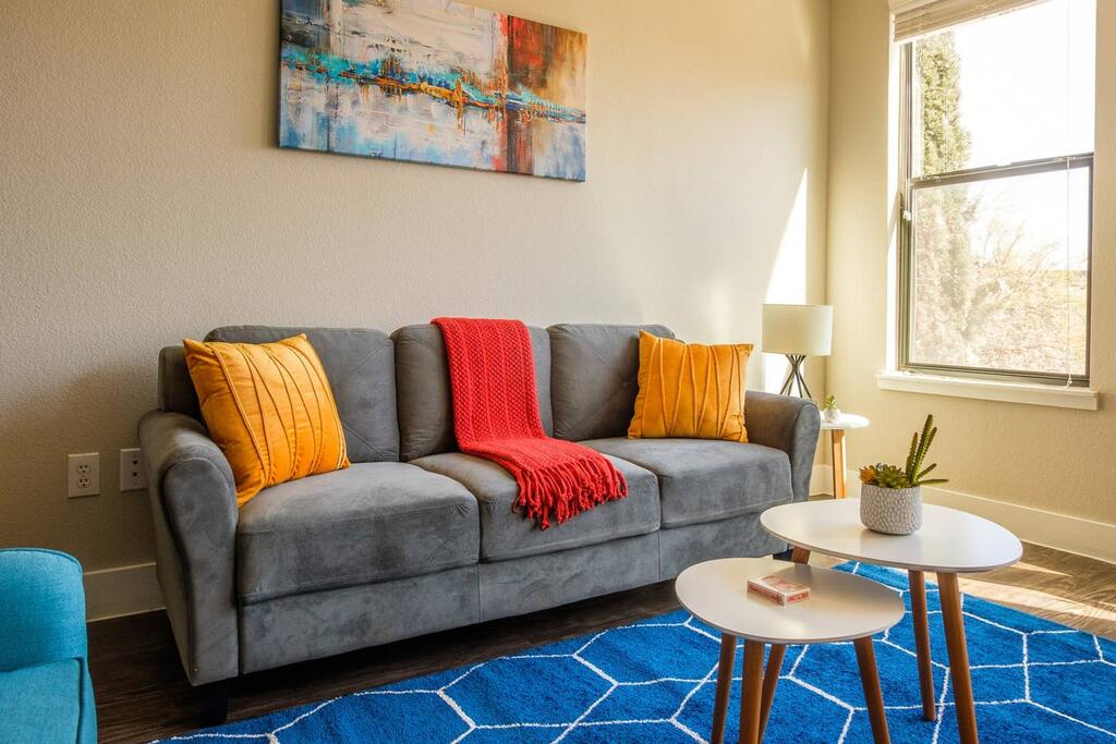 1 BR Apt Near Convention Center By Frontdesk - thumb 0