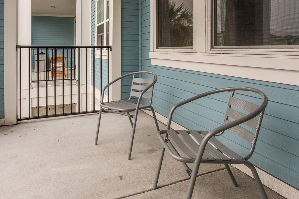 1 BR Apt With Balcony By Frontdesk - thumb 2