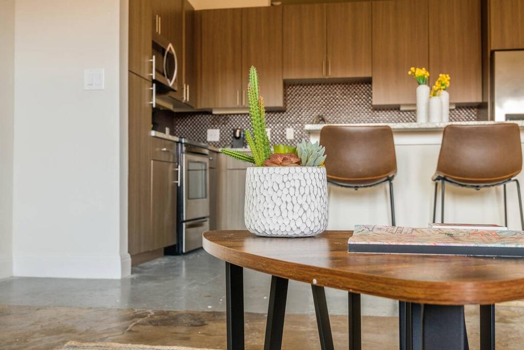 1 BR Apt With Gameroom By Frontdesk - thumb 1