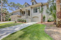 1 Cedar Waxwing Students Accommodation