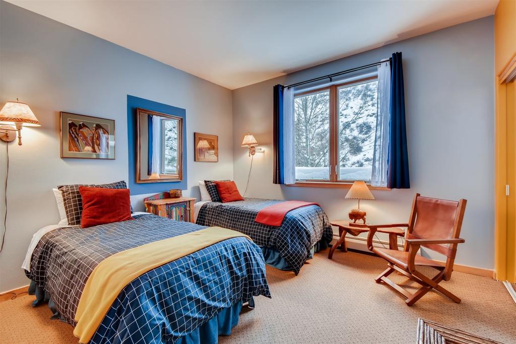 1-1220 Lionsridge Loop 3B - thumb 2