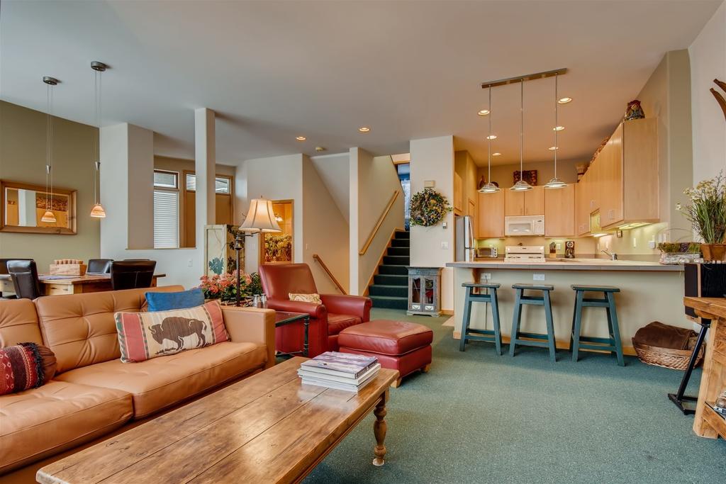 1-1220 Lionsridge Loop 3B - thumb 1