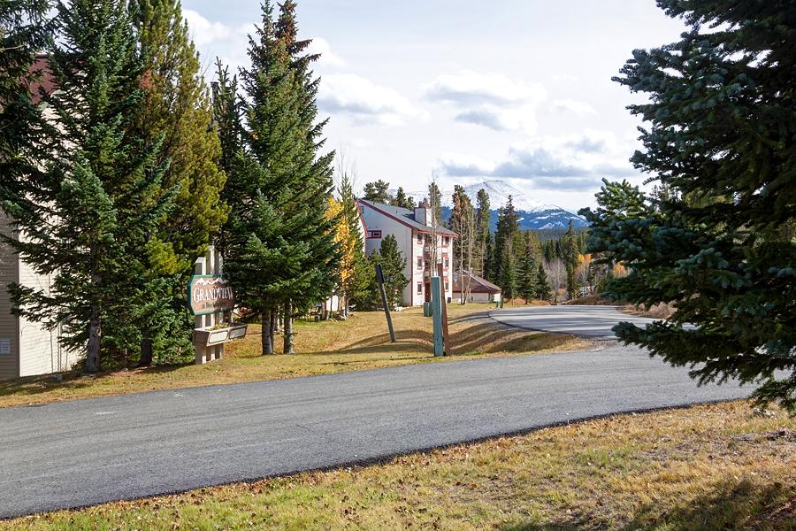 1001 Grandview C14 Condo - thumb 1