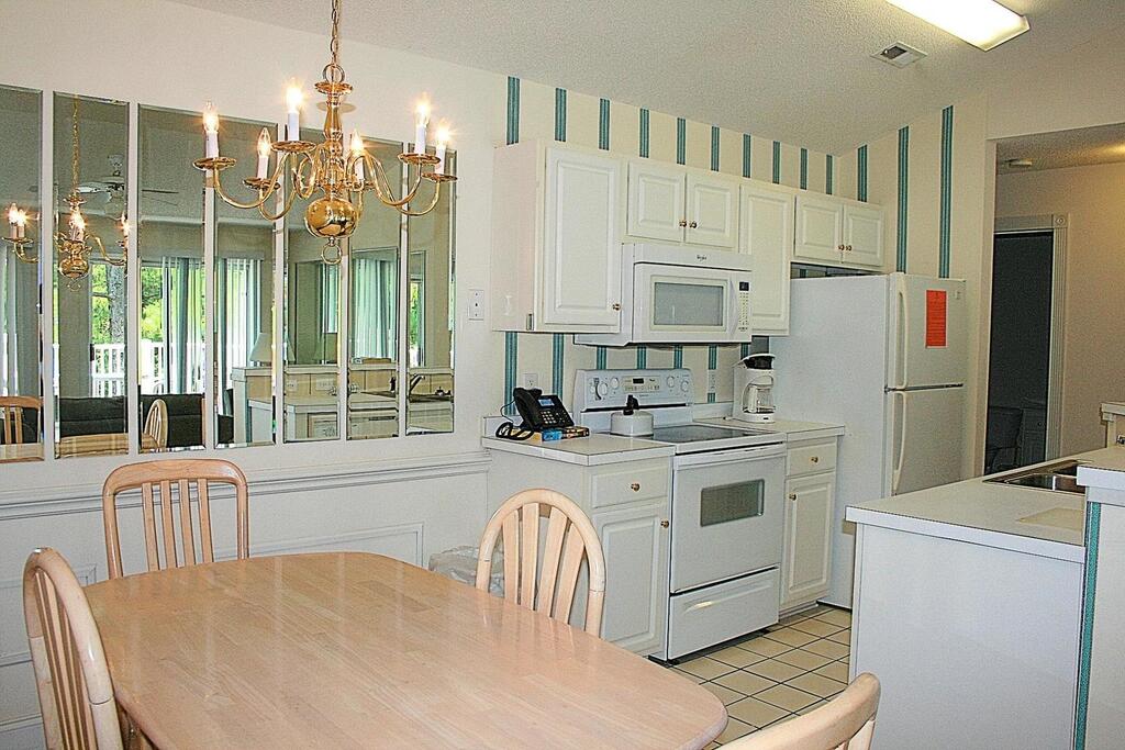 1008 Villa - thumb 1