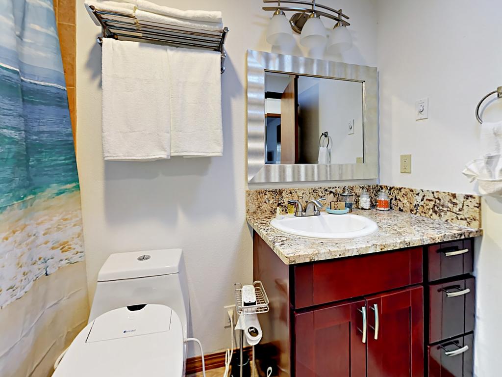 1030 Hillsdale St W Home - thumb 1