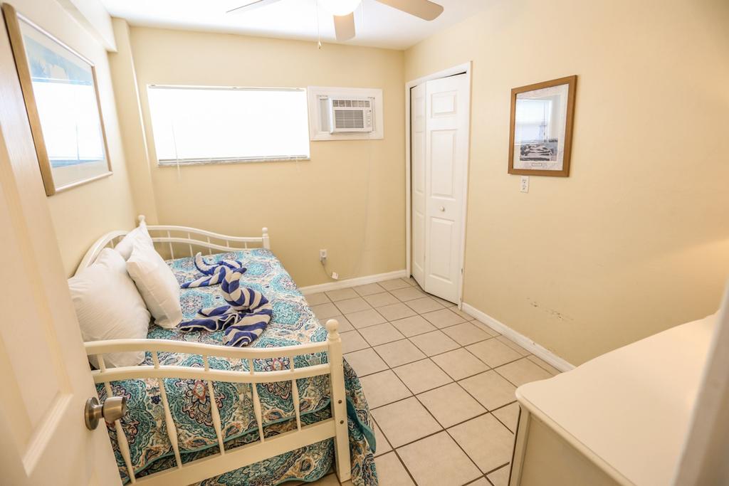 106 Tropical Shores #3 - thumb 2