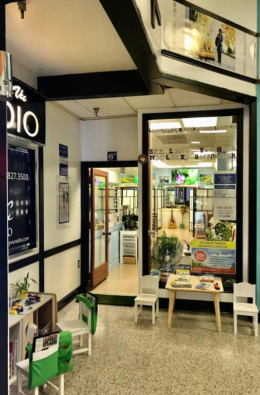 12 HOUR BACKPACKER LOUNGE- NoT HOSTEL - thumb 3