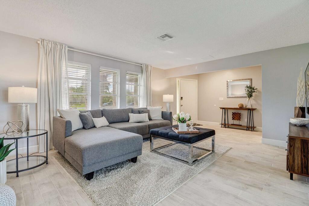 1201 SE 32nd Ter - thumb 1