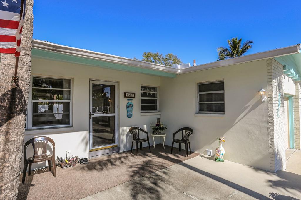 121 Mid Island Drive - thumb 3